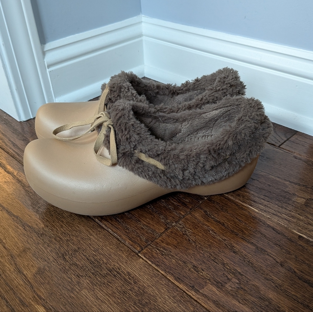 Crocs Gretel Faux Fur Clogs Size 8 - Picture 3 of 8